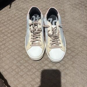 P448 White and Pink Sneakers